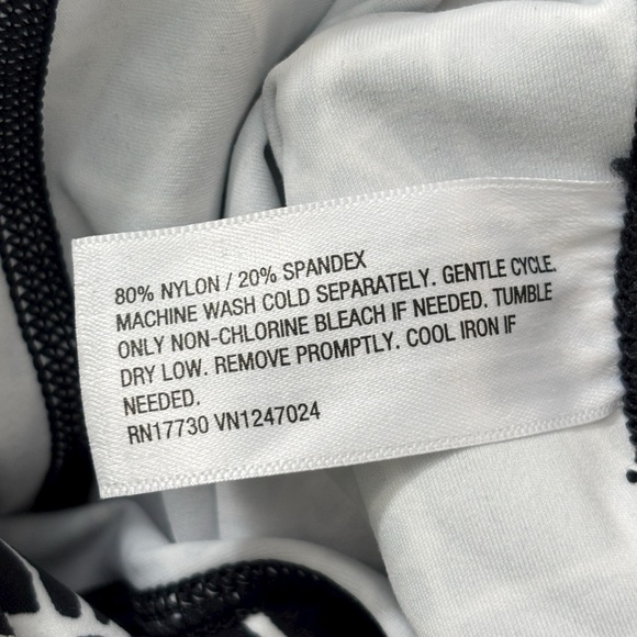 DVF x Target Black & White Cracked Athletic Ankle Leggings Size XS Womens NWT - Picture 11 of 11